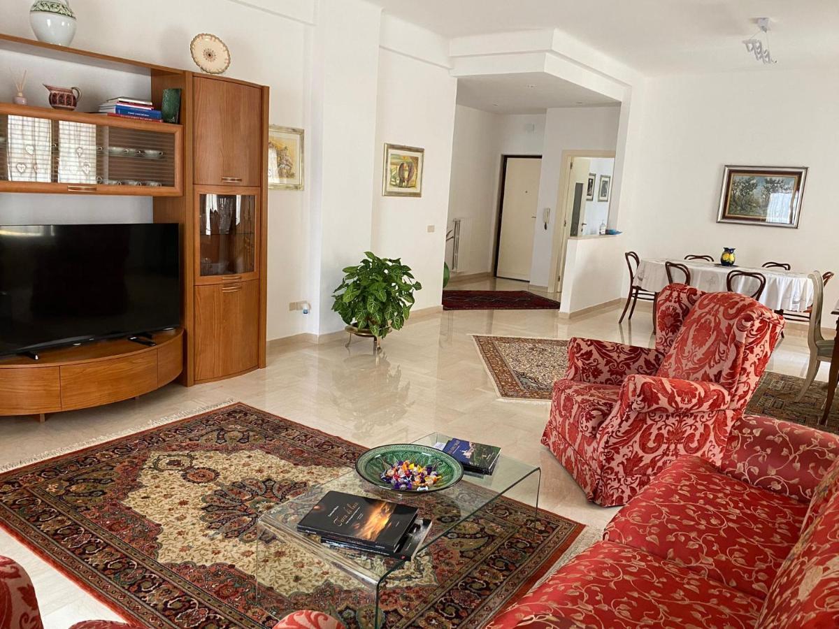 Interno13Bari Villa Buitenkant foto