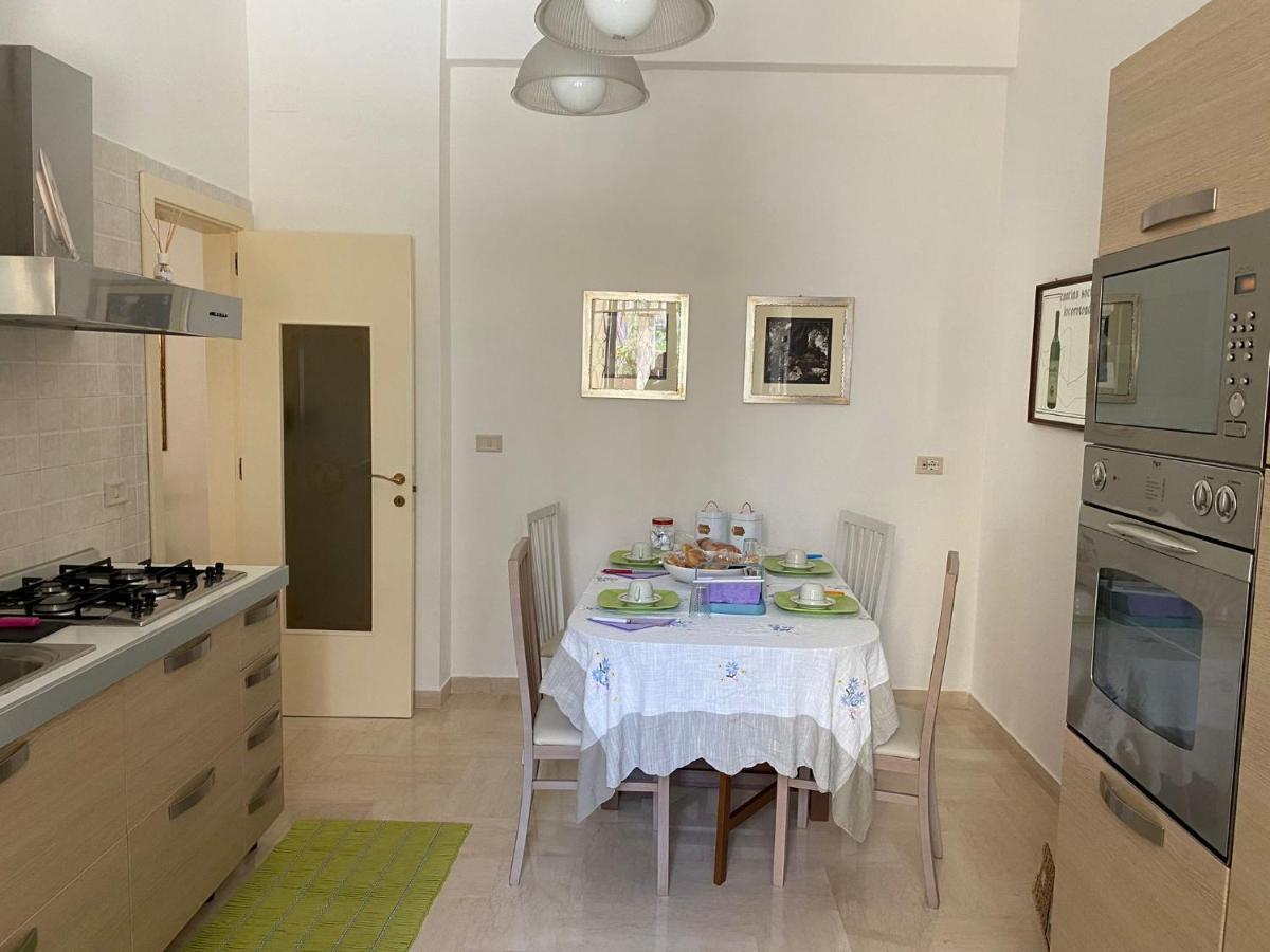 Interno13Bari Villa Buitenkant foto