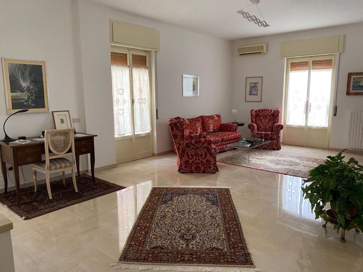 Interno13Bari Villa Buitenkant foto