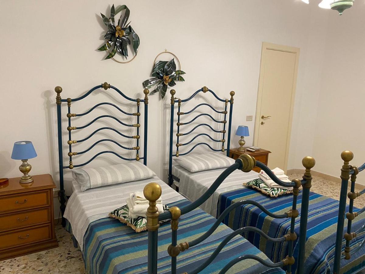 Interno13Bari Villa Buitenkant foto